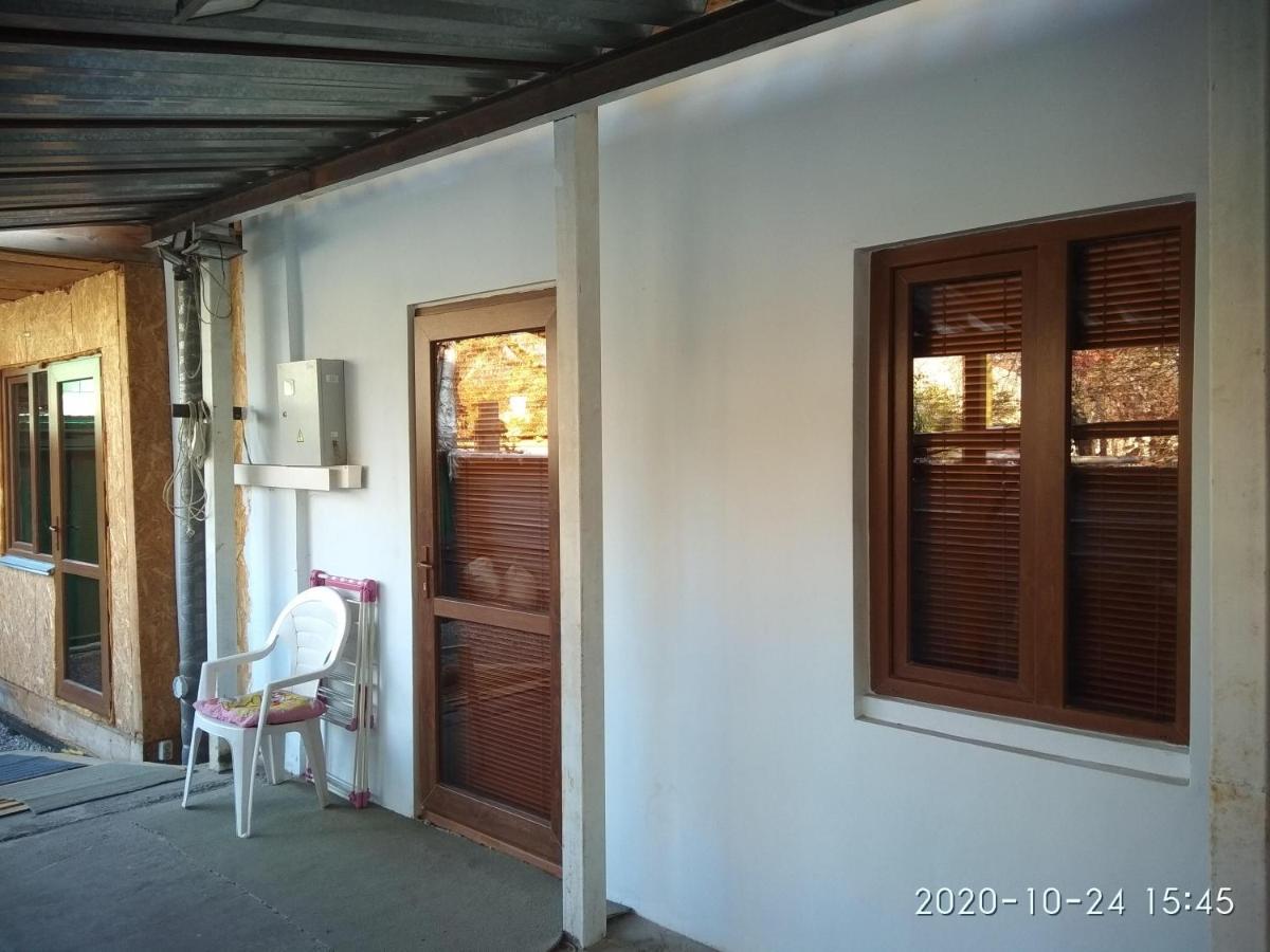 Apartment In A Guest House الماتي المظهر الخارجي الصورة